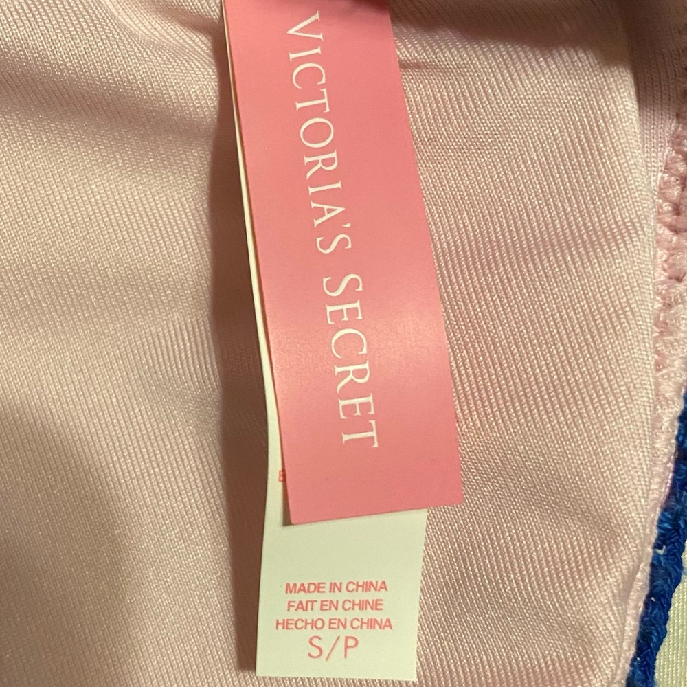 Victoria’s Secret S Floral Bikini Top - Picture 3 of 3